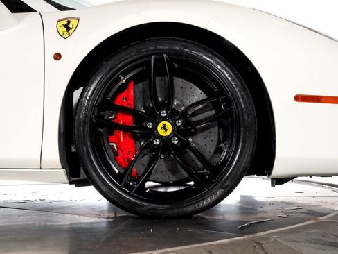 Used 2016 Ferrari 488 Spider RWD image 20