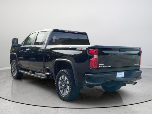 Used 2023 Chevrolet Silverado 2500 Custom w/ Custom Convenience Package AWD/4WD image 9