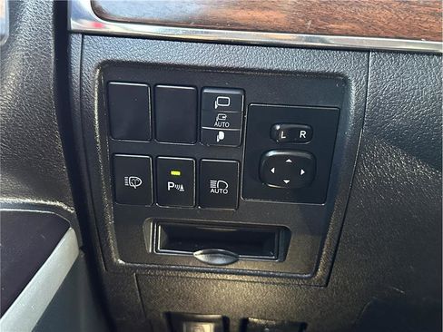 Used 2021 Toyota Land Cruiser Heritage Edition image 29