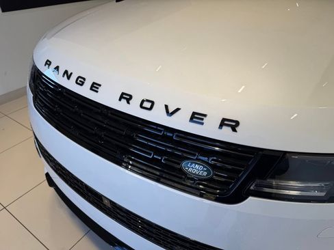 New 2025 Land Rover Range Rover Sport Dynamic SE AWD/4WD image 9