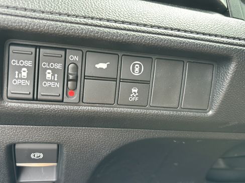 Used 2024 Honda Odyssey EX-L image 21