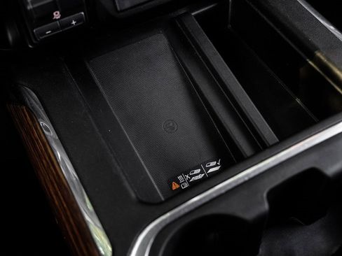 Used 2022 Chevrolet Silverado 2500 High Country w/ Safety Package II image 39