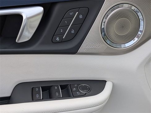 New 2026 Buick Enclave Avenir image 11