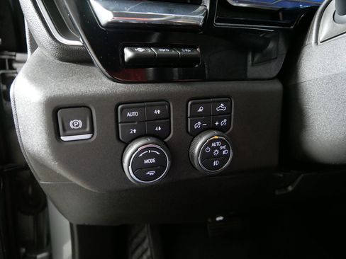 Used 2024 Chevrolet Silverado 2500 High Country w/ High Country Premium Package AWD/4WD image 26