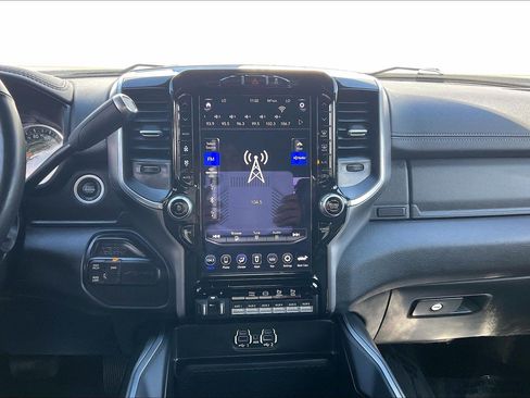 Used 2021 RAM 3500 Laramie AWD/4WD image 36