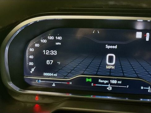 Used 2023 GMC Yukon SLE w/ Gmc Pro Safety Plus Package image 14