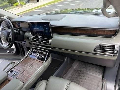 Used 2022 Lincoln Navigator L Black Label AWD/4WD image 34