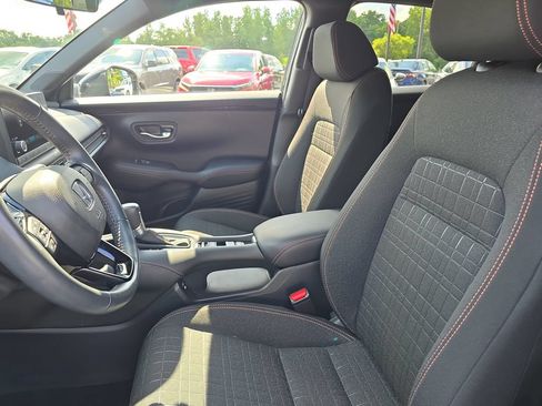 Used 2024 Honda HR-V Sport image 5