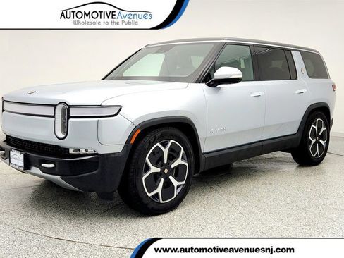 Used 2023 Rivian R1S Adventure image 1