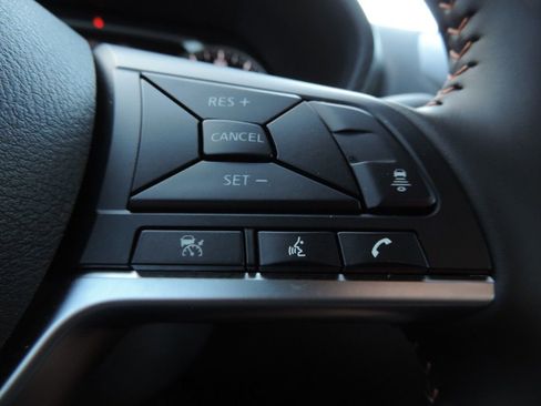 Used 2025 Nissan Sentra SR w/ Midnight Edition image 27