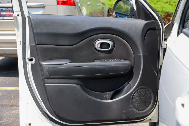 Used 2017 Kia Soul w/ Convenience Package FWD image 4