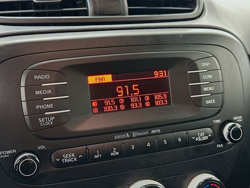 Used 2014 Kia Soul + image 21