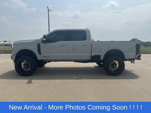 Used 2025 Ford F250 Platinum w/ FX4 Off-Road Package AWD/4WD image 9
