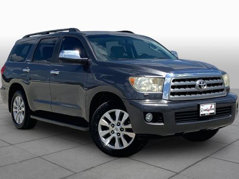 Used 2013 Toyota Sequoia Limited RWD image 3