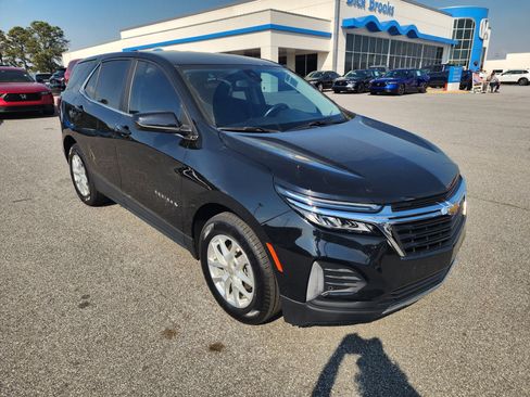 Used 2022 Chevrolet Equinox LT image 2