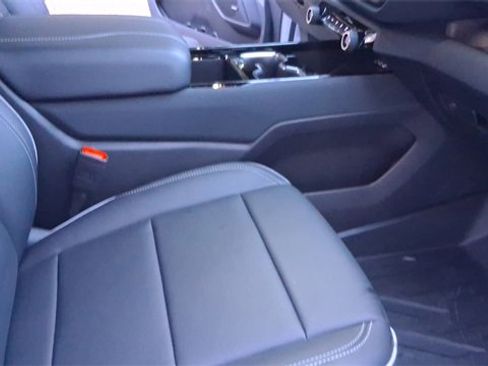 Used 2025 Chevrolet Silverado EV LT image 14