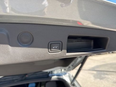 Used 2024 Chevrolet Equinox RS image 52