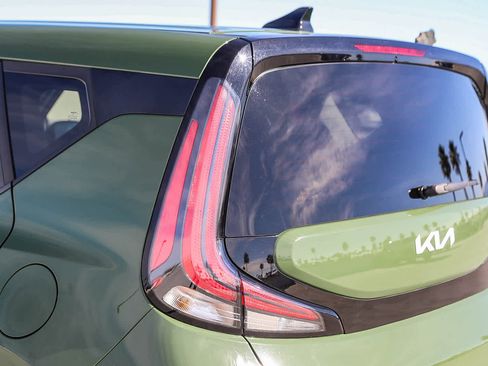 Used 2023 Kia Soul EX image 9