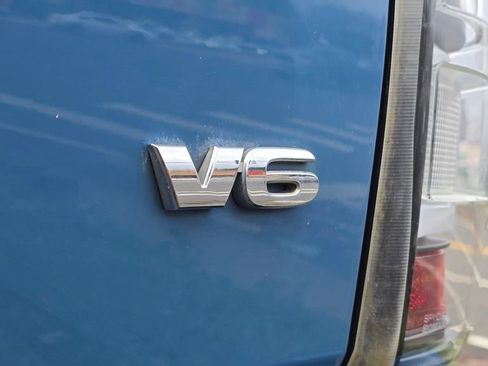 Used 2019 Toyota Tacoma Limited image 15