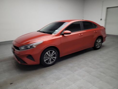 Used 2022 Kia Forte LXS FWD image 2