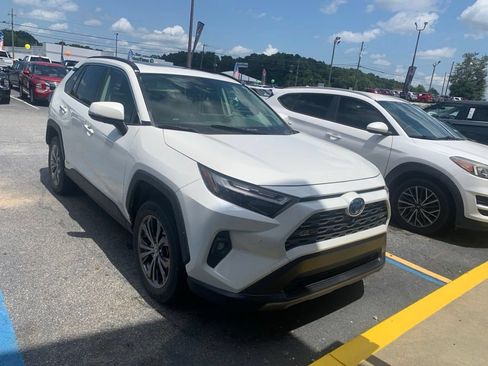 Used 2022 Toyota RAV4 Limited AWD/4WD image 8