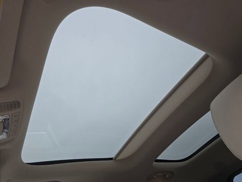 Used 2021 Mercedes-Benz GLA 250 4MATIC image 3