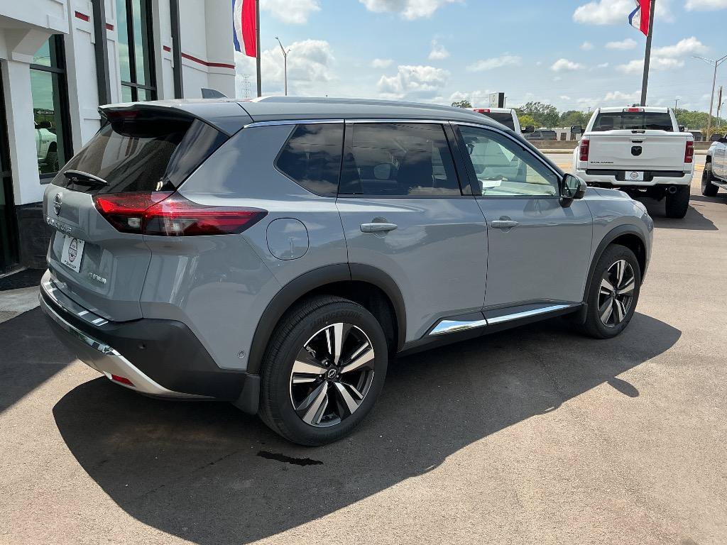 Used 2023 Nissan Rogue Platinum w/ Platinum Premium Package FWD image 7
