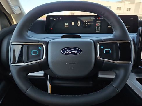 New 2025 Ford Expedition Active image 27