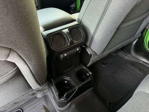 Used 2025 Jeep Wrangler Willys image 10