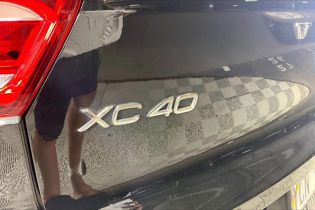 Used 2025 Volvo XC40 B5 Core w/ Protection Package Premier AWD/4WD image 31