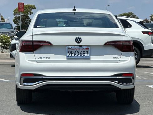 Used 2024 Volkswagen Jetta SEL FWD image 5