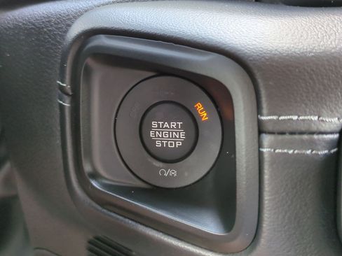 Used 2025 Jeep Wrangler Unlimited Sahara w/ Safety Group AWD/4WD image 26