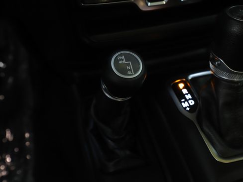 Used 2020 Jeep Wrangler Sport image 23