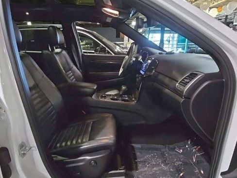 Used 2019 Jeep Grand Cherokee Limited X image 9