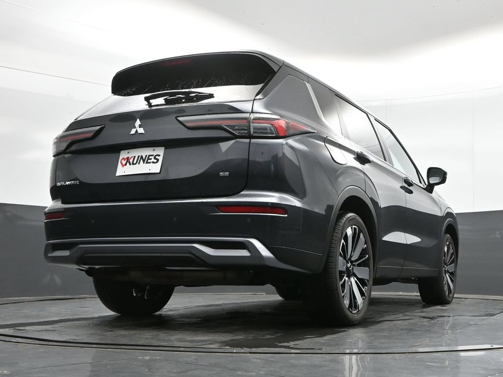Used 2025 Mitsubishi Outlander AWD image 38