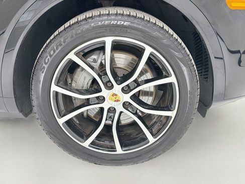 Certified 2023 Porsche Cayenne S AWD/4WD image 34
