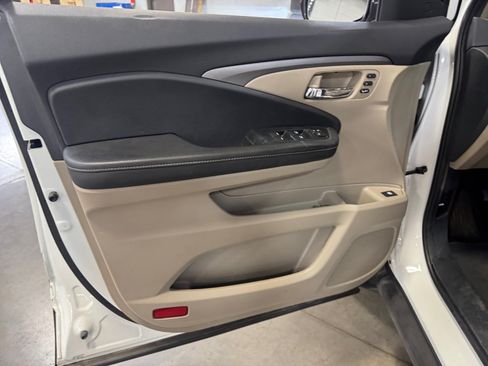 Used 2023 Honda Ridgeline RTL image 13