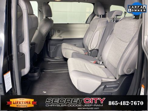 Used 2024 Toyota Sienna LE image 27