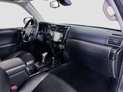 Used 2020 Toyota 4Runner TRD Off-Road Premium w/ Moonroof Package AWD/4WD image 30