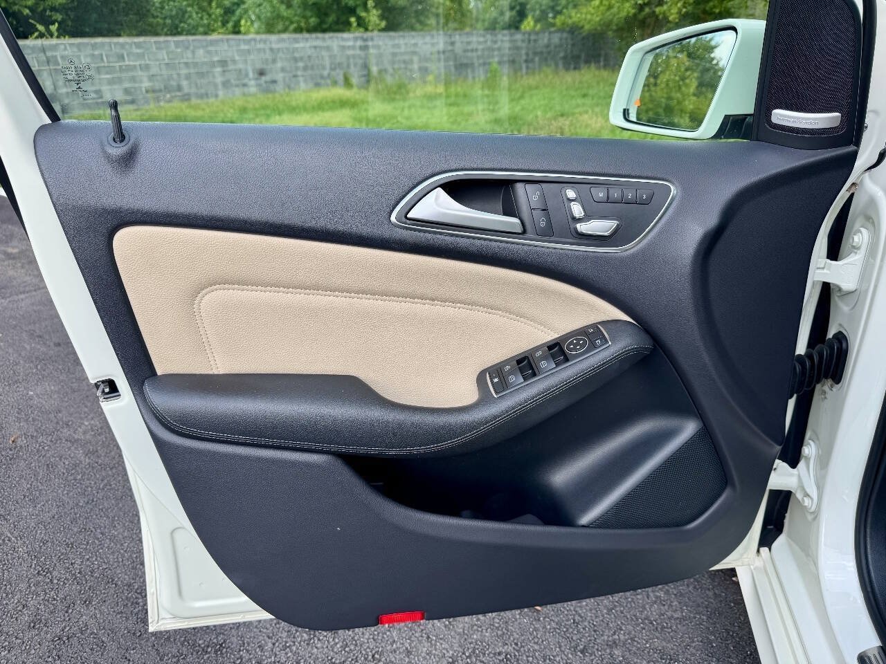 Used 2015 Mercedes-Benz B 250e image 23