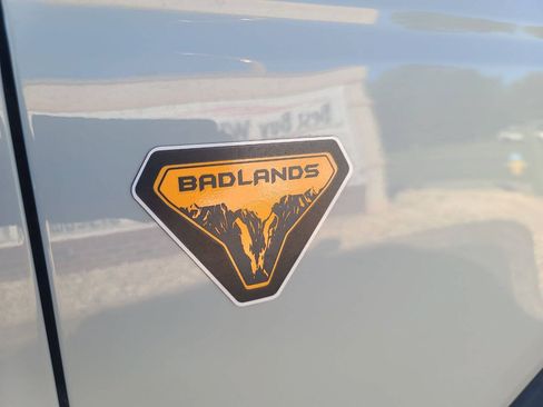 Used 2022 Ford Bronco Badlands AWD/4WD image 8