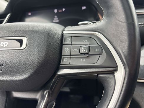Used 2022 Jeep Grand Cherokee L Laredo w/ Luxury Tech Group I AWD/4WD image 16