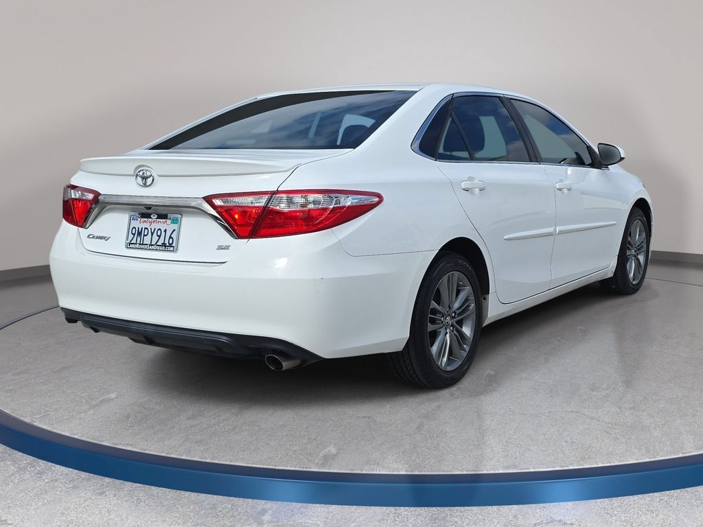 Used 2017 Toyota Camry SE FWD image 6