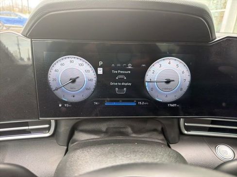 Used 2025 Hyundai Elantra SEL image 25