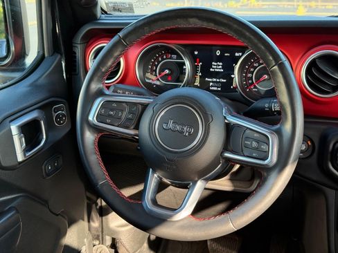 Used 2021 Jeep Gladiator Rubicon AWD/4WD image 13