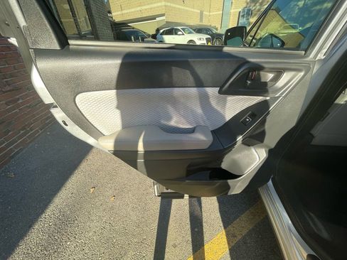 Used 2017 Subaru Forester 2.5i Premium w/ Popular Package #2A image 16