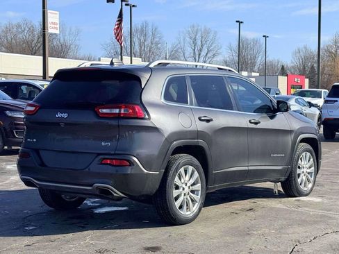Used 2018 Jeep Cherokee Overland image 7