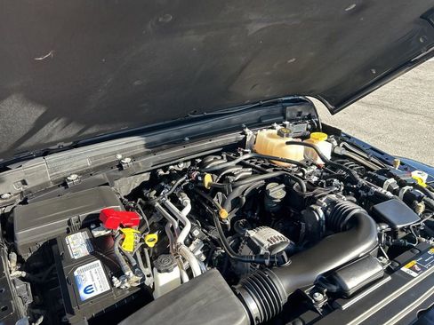 Certified 2022 Jeep Gladiator Overland w/ Popular Equipment Package image 17