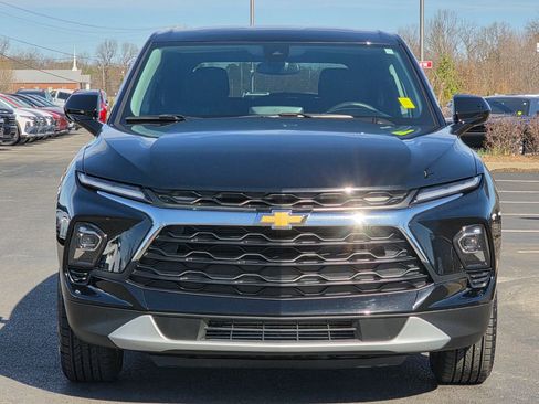 Used 2025 Chevrolet Blazer LT image 3