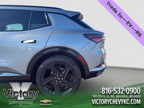 Used 2024 Chevrolet Equinox EV RS image 22